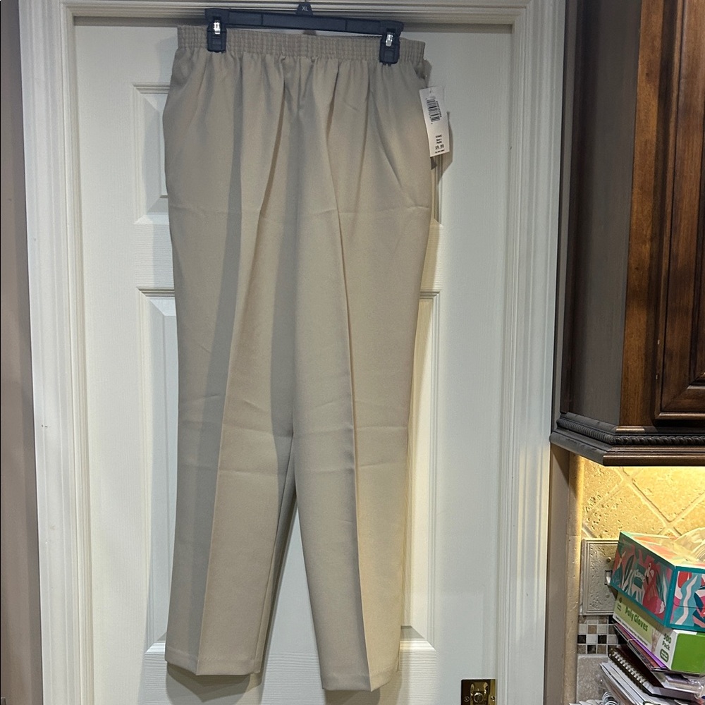 BonWorth Women’s Khaki Pants